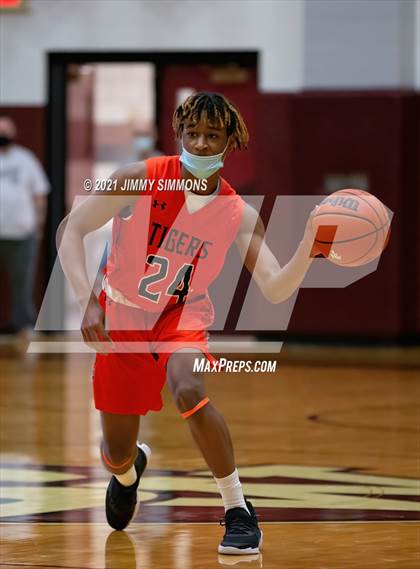 Thumbnail 3 in Edwardsville @ Belleville West photogallery.