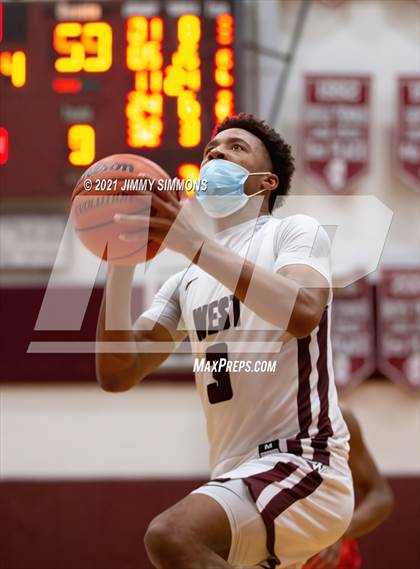 Thumbnail 1 in Edwardsville @ Belleville West photogallery.
