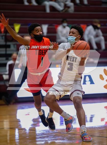 Thumbnail 3 in Edwardsville @ Belleville West photogallery.