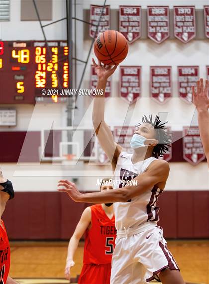 Thumbnail 1 in Edwardsville @ Belleville West photogallery.