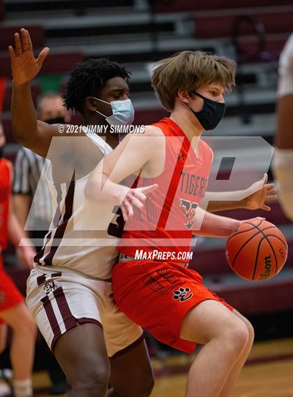 Thumbnail 3 in Edwardsville @ Belleville West photogallery.