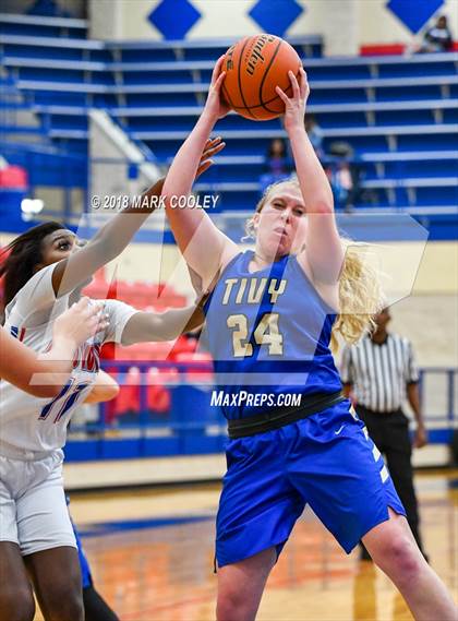 Thumbnail 2 in Midway vs. Tivy (MT Rice Championship) photogallery.