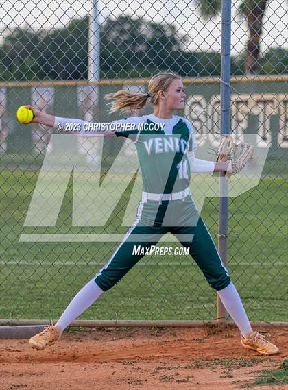 Thumbnail 1 in Lakewood Ranch vs. Venice (FHSAA 7A District 8 Semifinal) photogallery.