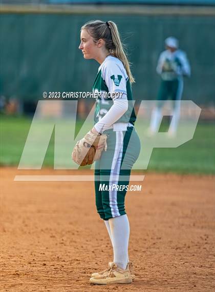 Thumbnail 2 in Lakewood Ranch vs. Venice (FHSAA 7A District 8 Semifinal) photogallery.