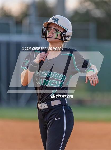 Thumbnail 2 in Lakewood Ranch vs. Venice (FHSAA 7A District 8 Semifinal) photogallery.