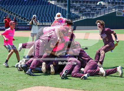 Thumbnail 3 in Hawley vs. Collinsville (UIL 2A Baseball Final) photogallery.