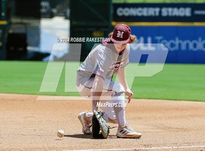 Thumbnail 3 in Hawley vs. Collinsville (UIL 2A Baseball Final) photogallery.