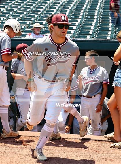 Thumbnail 3 in Hawley vs. Collinsville (UIL 2A Baseball Final) photogallery.