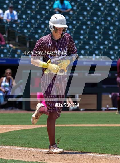 Thumbnail 3 in Hawley vs. Collinsville (UIL 2A Baseball Final) photogallery.