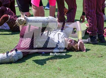 Thumbnail 3 in Hawley vs. Collinsville (UIL 2A Baseball Final) photogallery.