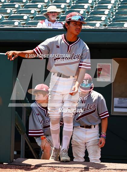 Thumbnail 2 in Hawley vs. Collinsville (UIL 2A Baseball Final) photogallery.