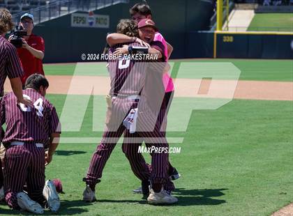 Thumbnail 3 in Hawley vs. Collinsville (UIL 2A Baseball Final) photogallery.