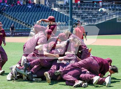 Thumbnail 1 in Hawley vs. Collinsville (UIL 2A Baseball Final) photogallery.