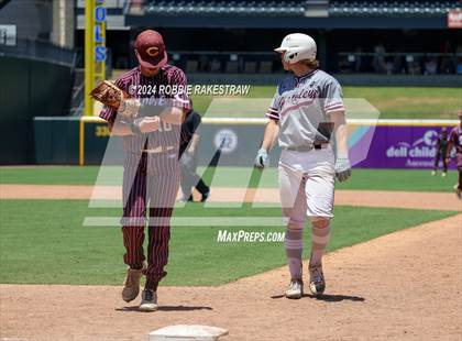 Thumbnail 3 in Hawley vs. Collinsville (UIL 2A Baseball Final) photogallery.