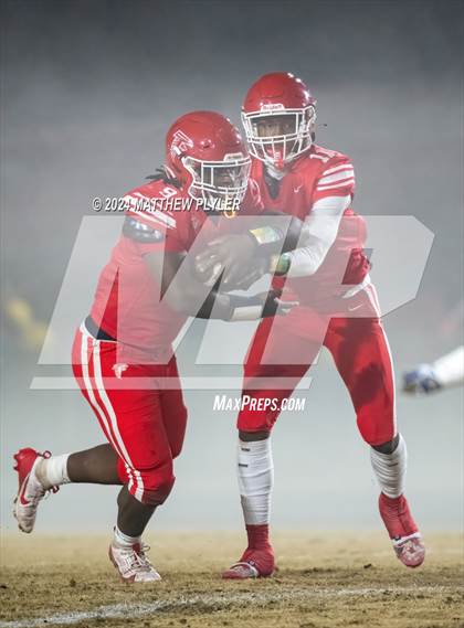 Thumbnail 1 in Jacksonville vs Seventy-First (NCHSAA 3A East Regional) photogallery.
