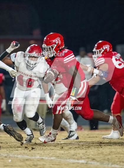 Thumbnail 3 in Jacksonville vs Seventy-First (NCHSAA 3A East Regional) photogallery.