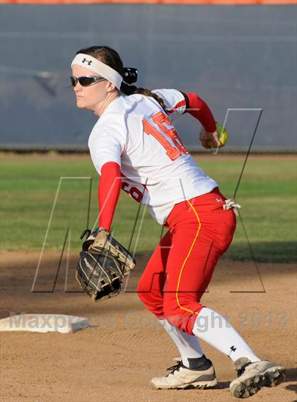 Thumbnail 2 in JSerra Catholic vs. Rosary photogallery.