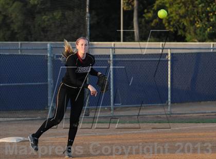 Thumbnail 2 in JSerra Catholic vs. Rosary photogallery.