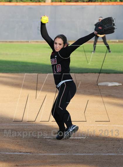 Thumbnail 1 in JSerra Catholic vs. Rosary photogallery.