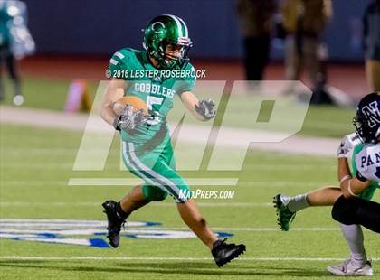 Thumbnail 2 in Navarro vs. Cuero (UIL 4A Quarterfinal) photogallery.