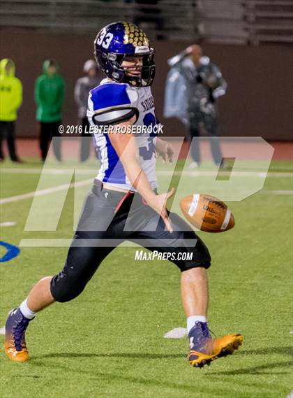 Thumbnail 3 in Navarro vs. Cuero (UIL 4A Quarterfinal) photogallery.