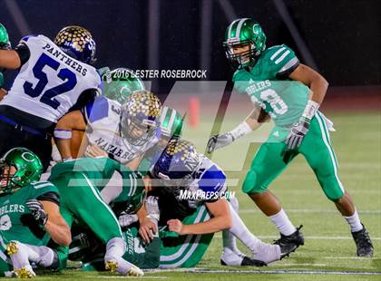 Thumbnail 2 in Navarro vs. Cuero (UIL 4A Quarterfinal) photogallery.