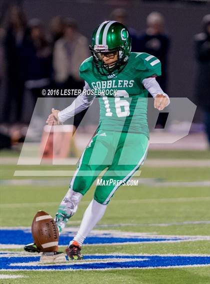 Thumbnail 3 in Navarro vs. Cuero (UIL 4A Quarterfinal) photogallery.