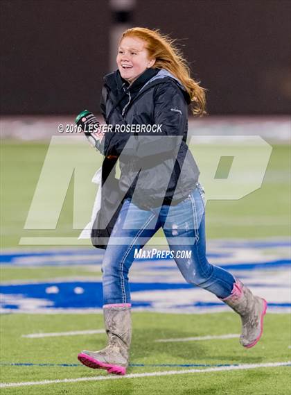 Thumbnail 2 in Navarro vs. Cuero (UIL 4A Quarterfinal) photogallery.
