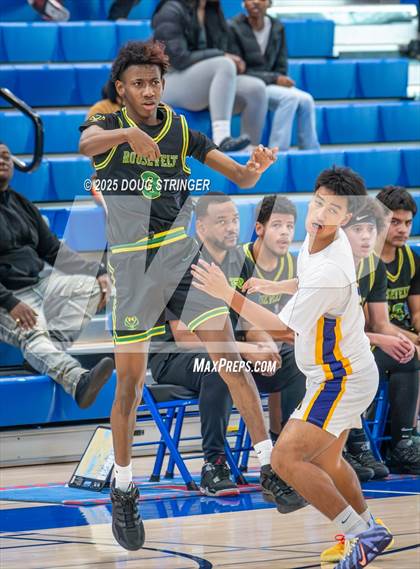 Thumbnail 1 in Oakland Tech vs. Roosevelt (NORCAL ULTIMATE CHALLENGE) photogallery.