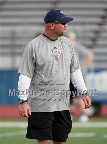 Thumbnail 3 in IFAF Team USA Practice photogallery.