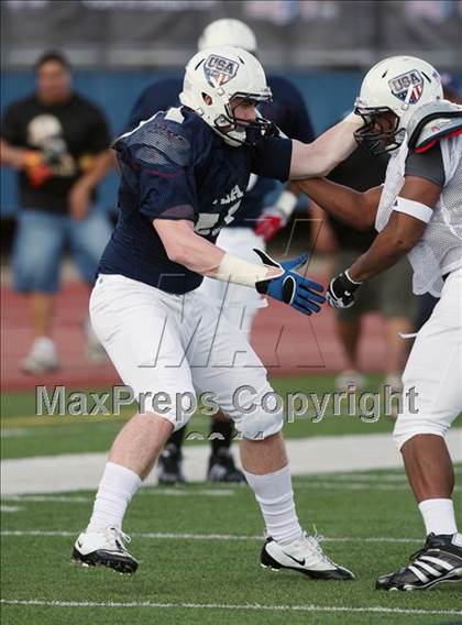 Thumbnail 2 in IFAF Team USA Practice photogallery.
