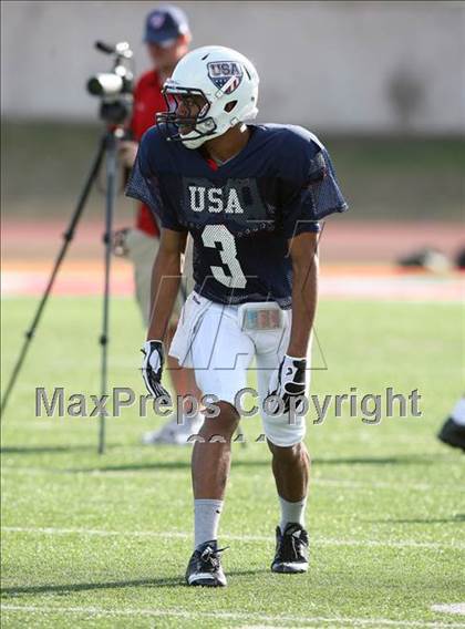 Thumbnail 1 in IFAF Team USA Practice photogallery.