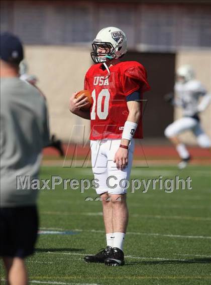 Thumbnail 2 in IFAF Team USA Practice photogallery.