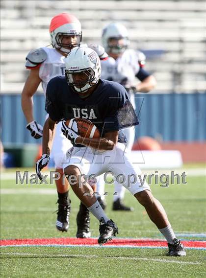 Thumbnail 1 in IFAF Team USA Practice photogallery.