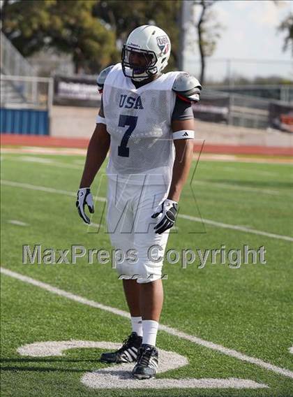 Thumbnail 1 in IFAF Team USA Practice photogallery.