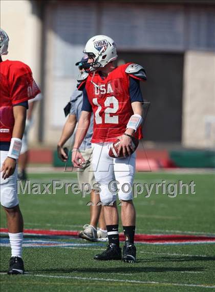 Thumbnail 1 in IFAF Team USA Practice photogallery.
