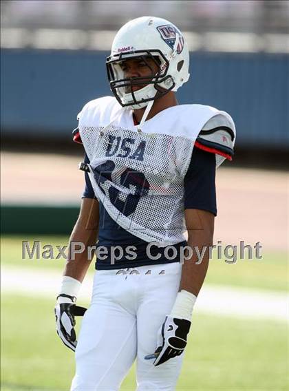 Thumbnail 2 in IFAF Team USA Practice photogallery.