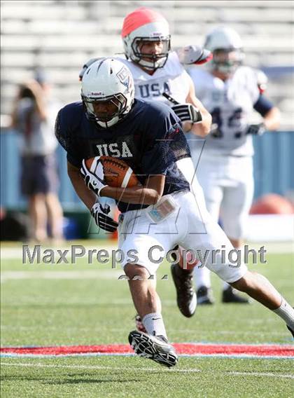 Thumbnail 2 in IFAF Team USA Practice photogallery.
