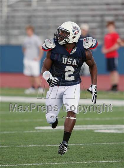 Thumbnail 2 in IFAF Team USA Practice photogallery.
