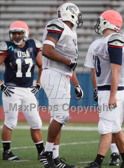 Thumbnail 1 in IFAF Team USA Practice photogallery.