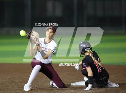 Thumbnail 3 in Rockwall-Heath vs Rowlett (UIL Region 2  Bi District) photogallery.
