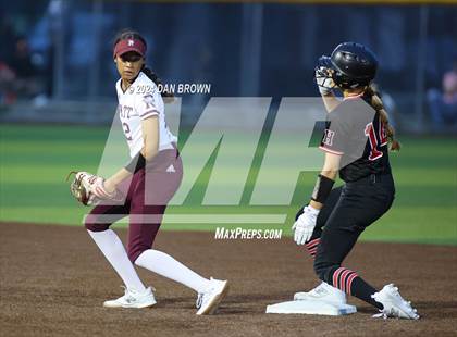 Thumbnail 3 in Rockwall-Heath vs Rowlett (UIL Region 2  Bi District) photogallery.