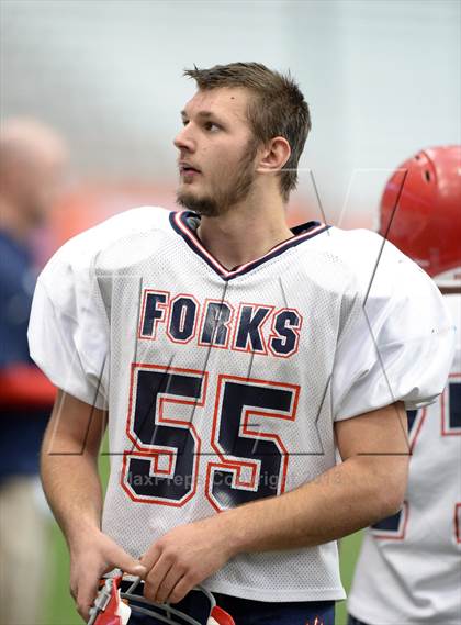 Thumbnail 3 in Rye Neck vs. Chenango Forks (NYSPHSAA Class C Final) photogallery.