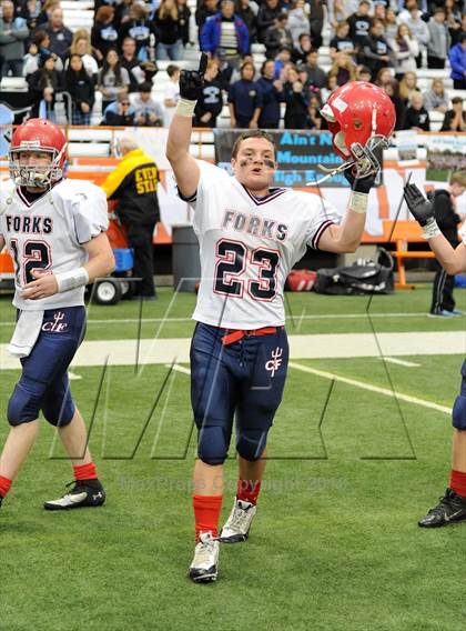 Thumbnail 1 in Rye Neck vs. Chenango Forks (NYSPHSAA Class C Final) photogallery.