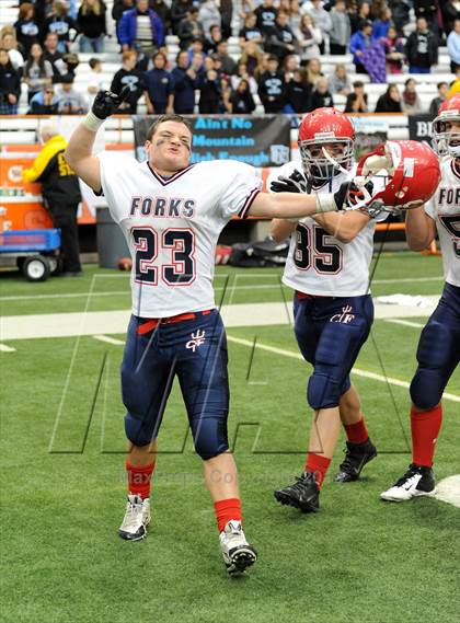 Thumbnail 2 in Rye Neck vs. Chenango Forks (NYSPHSAA Class C Final) photogallery.