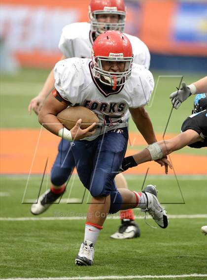 Thumbnail 1 in Rye Neck vs. Chenango Forks (NYSPHSAA Class C Final) photogallery.