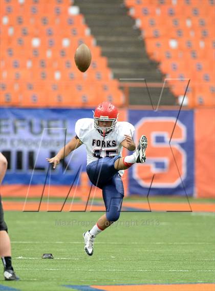 Thumbnail 1 in Rye Neck vs. Chenango Forks (NYSPHSAA Class C Final) photogallery.