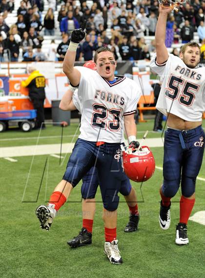 Thumbnail 1 in Rye Neck vs. Chenango Forks (NYSPHSAA Class C Final) photogallery.