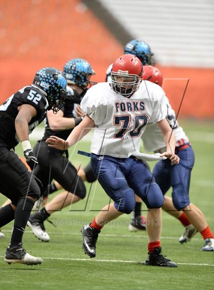 Thumbnail 2 in Rye Neck vs. Chenango Forks (NYSPHSAA Class C Final) photogallery.