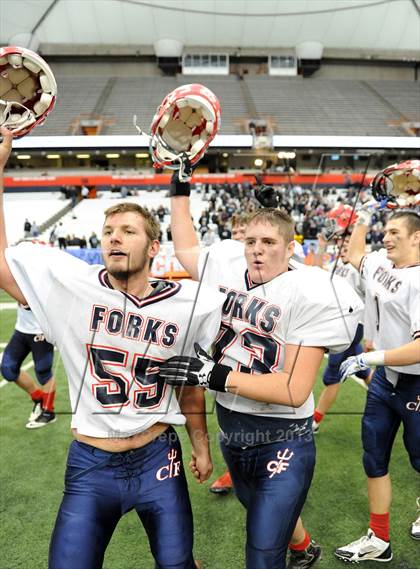 Thumbnail 3 in Rye Neck vs. Chenango Forks (NYSPHSAA Class C Final) photogallery.